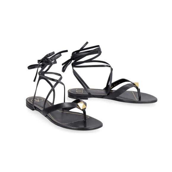 NWT Valentino Garavani Roman Stud Flip Flop Leather Flat Sandals sz 39 - Picture 1 of 6